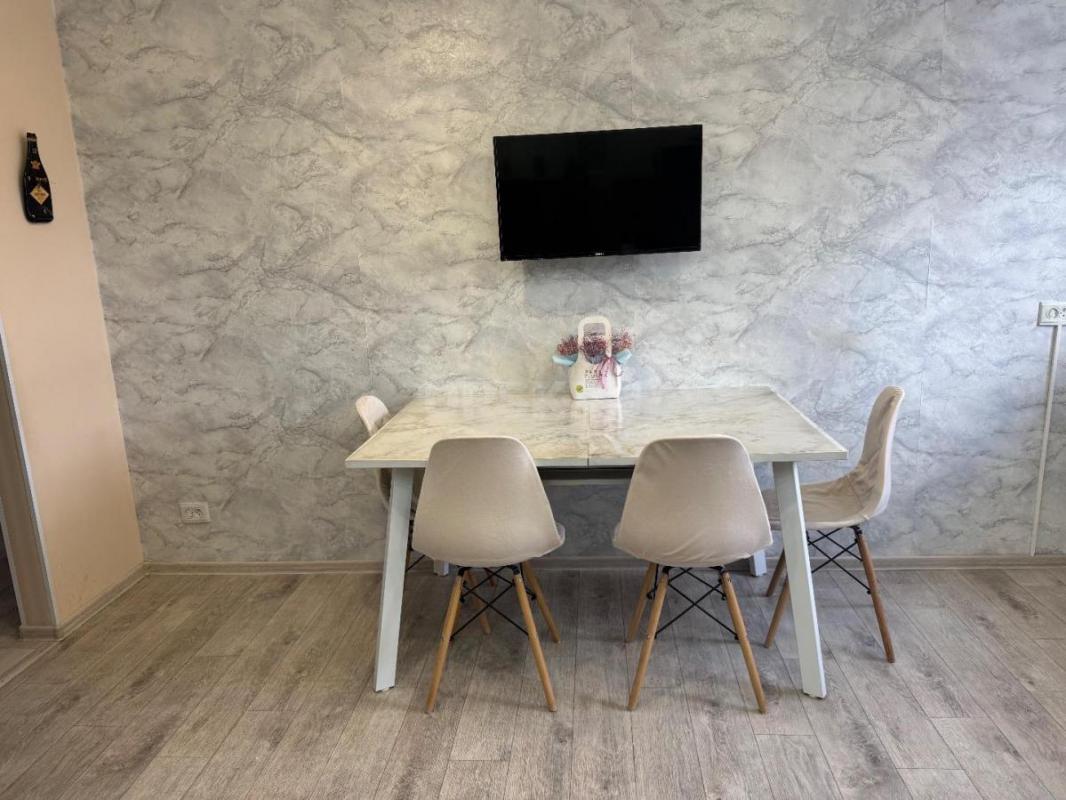 Продам квартиру в пятиэтажном кирпичном доме, на 2 этаже. - Орск