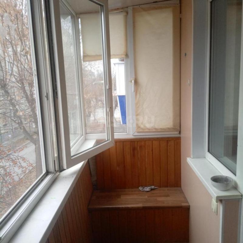 Сдам двухкомнатную квартиру на втором этаже только семейным, остановка Станиславского частично мебли - Орск