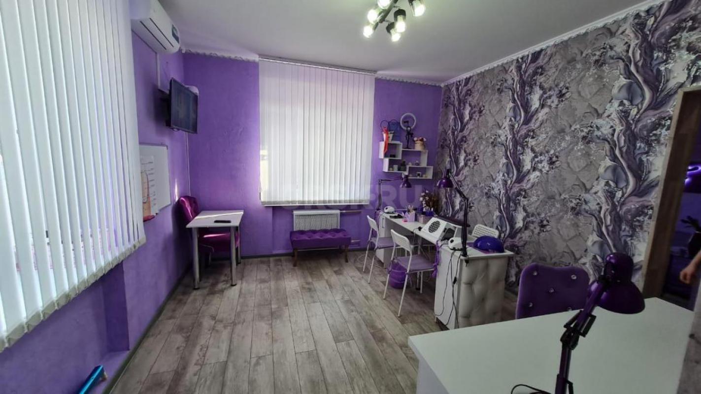 Готовый бизнес в центре города: студия маникюра с оборудованием и ремонтом! - Орск
