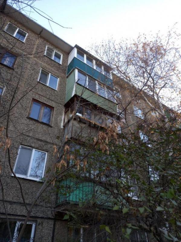 Продам в центре города трехкомнатную квартиру площадью 58,2 квадратных метра. - Орск