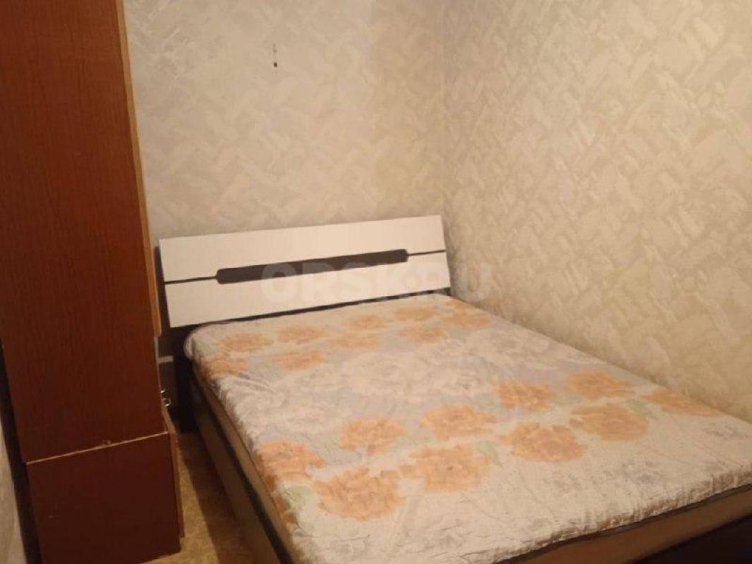 сдам 2х комн квартиру на длительный срок с мебелью , ул. - Орск