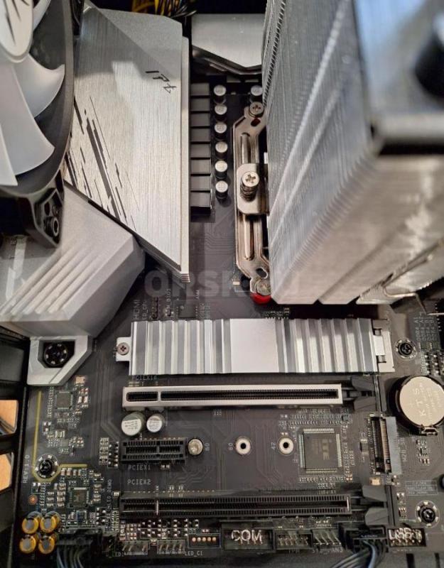 Комплект в отличном состоянии:

- Процессор AMD Ryzen 5 5600 (AM4, 6 ядер x 4.4 ГГц, L3 - 32 МБ) - Орск