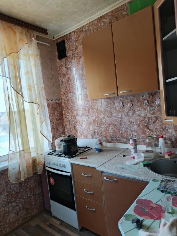 Продается 2-комнатная в простом состоянии. - Новотроицк