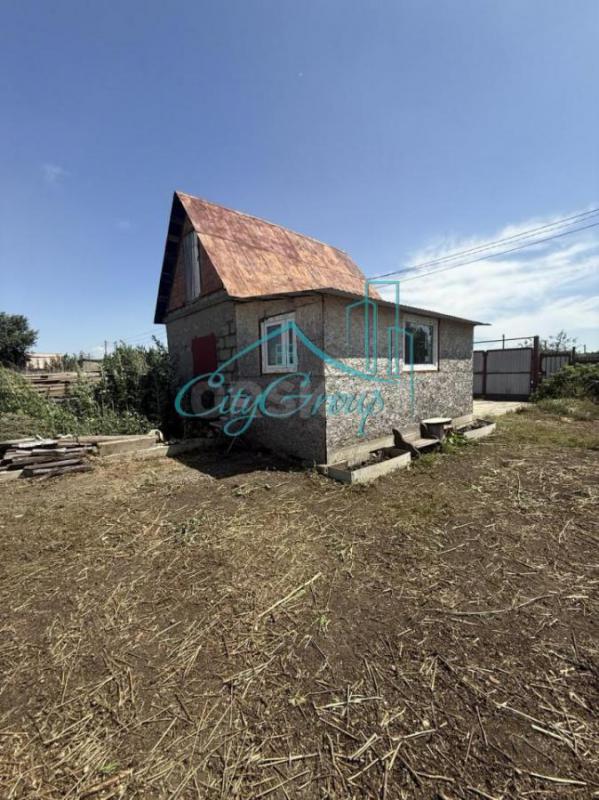 Продаётся уютный садовый участок площадью 7,7 соток с небольшим домом. - Орск