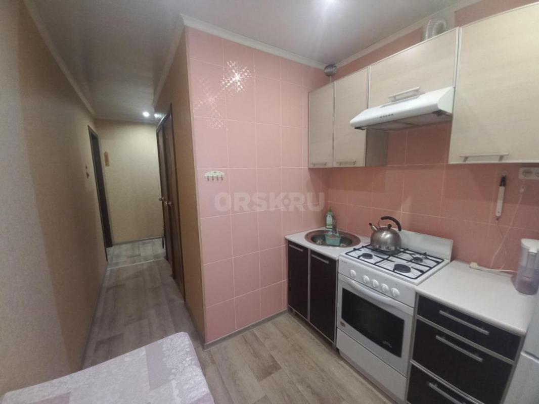 В продаже 2х комнатная квартира на 1этаже 5 этажного панельного дома, по адресу: ул. - Орск