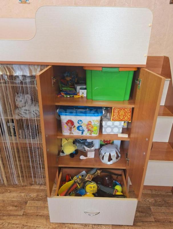 Кровать-чердак в хорошем состоянии
Кровать: 140х185х84 см
Спальное место: 80х180 см
Лестница: 108 - Орск