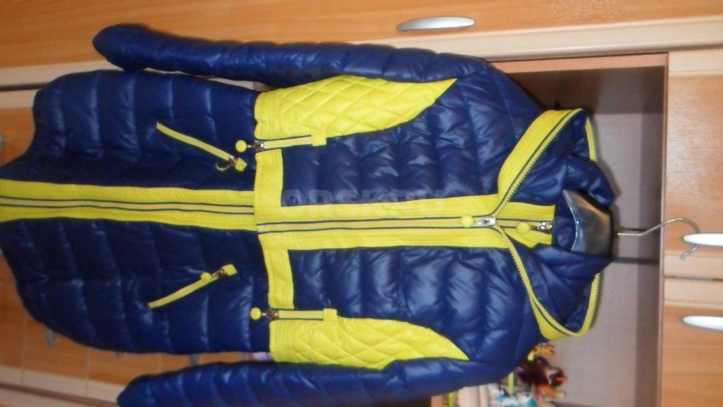 Продам теплое осеннее пальто на девочку, рост 128-134 см, состояние нового, рукава подворачиваются. - Орск