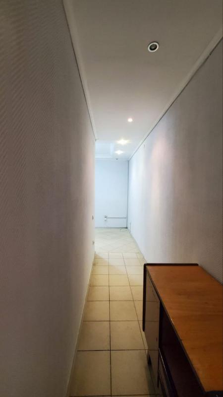 Сдам помещение/ комната под офис с отельным входом,  центр, отличная проходимость. - Гай