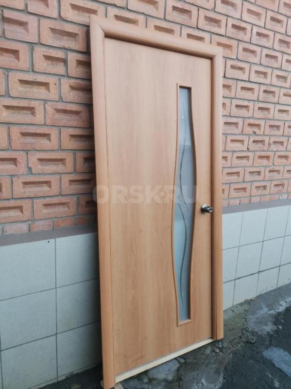 Дверь межкомнатная 80см с коробкой б/у в хорошем состоянии - Орск