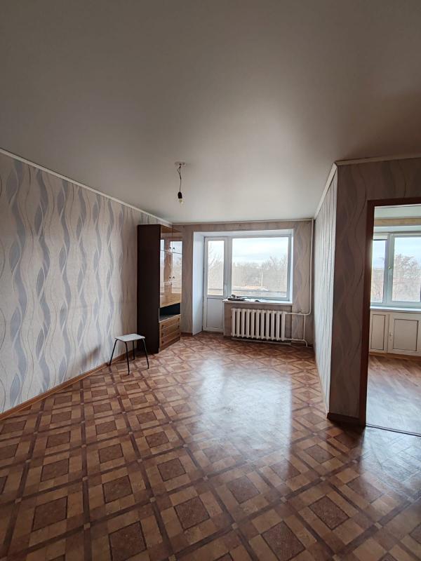 Продается уютная трёхкомнатная квартира в молочном доме на третьем этаже. - Новотроицк