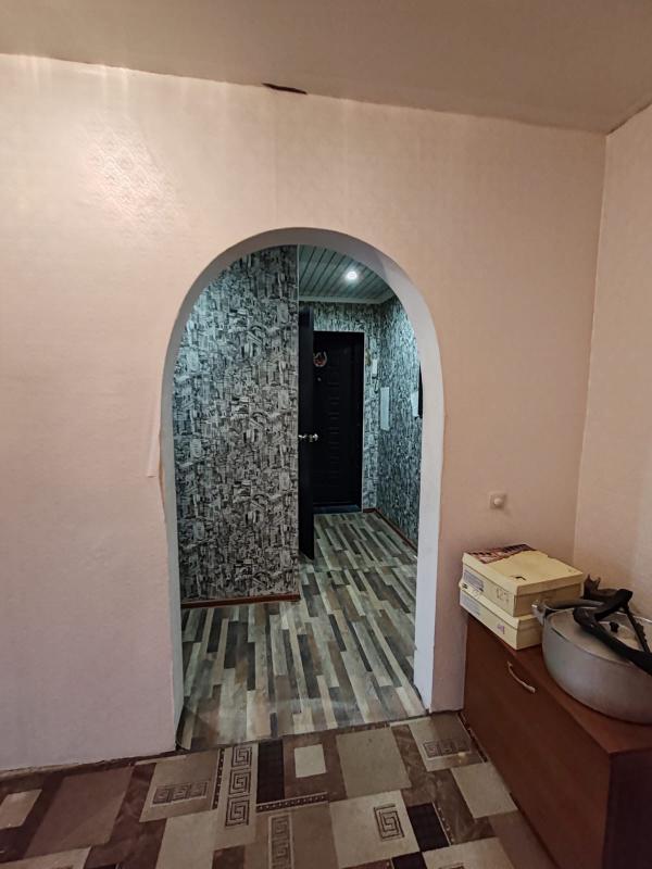 Продам двухкомнатную квартиру на остановке строительный техникум. - Новотроицк