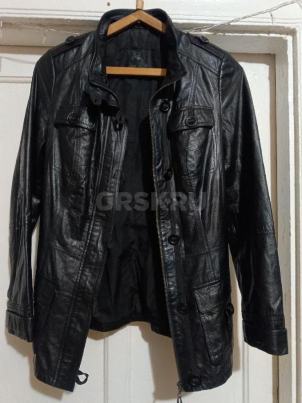 Продам(см.фото) молодежные женские курточки из натуральной кожи: 1-3 фото размер  2XL,4 фото-размер - Орск