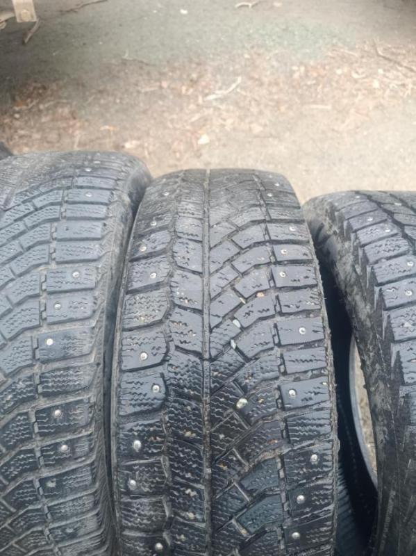 Продам резину viatti brinо nordico 205/55/16, в очень хорошем состоянии 95% шипов на месте дорогу де - Орск