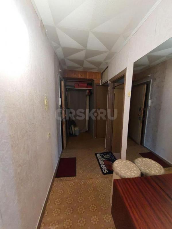 Продаётся просторная 4-комнатная квартира общей площадью 60.9 кв. - Орск