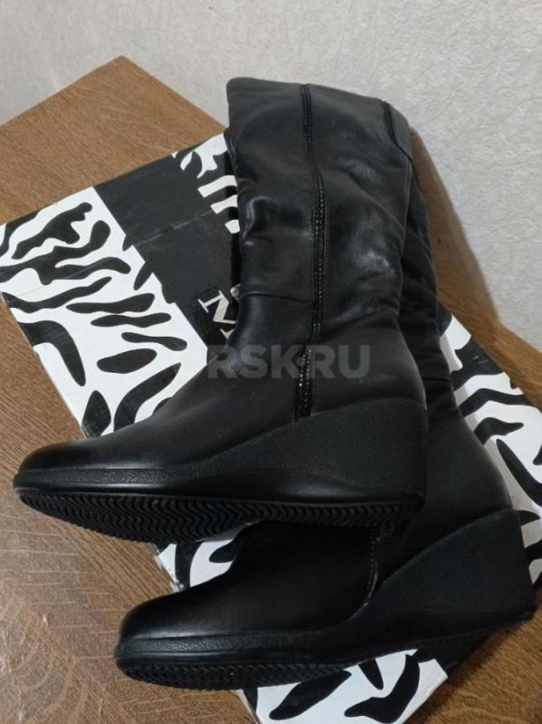 Продам(см.фото) обувь 36 размера :  женские  сапоги ,зимние,новые,из натур. - Орск