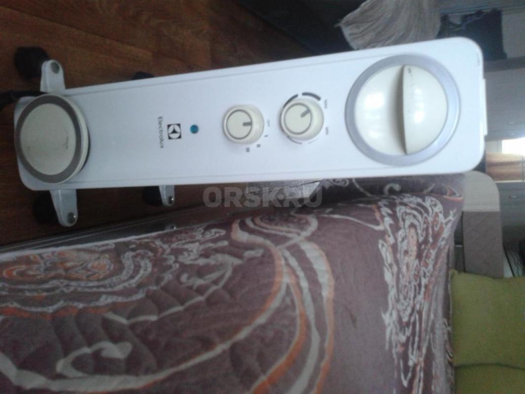 Продам масляный обогреватель ЭЛЕКТРОЛЮКС 8 секций в идеальном состоянии. - Орск