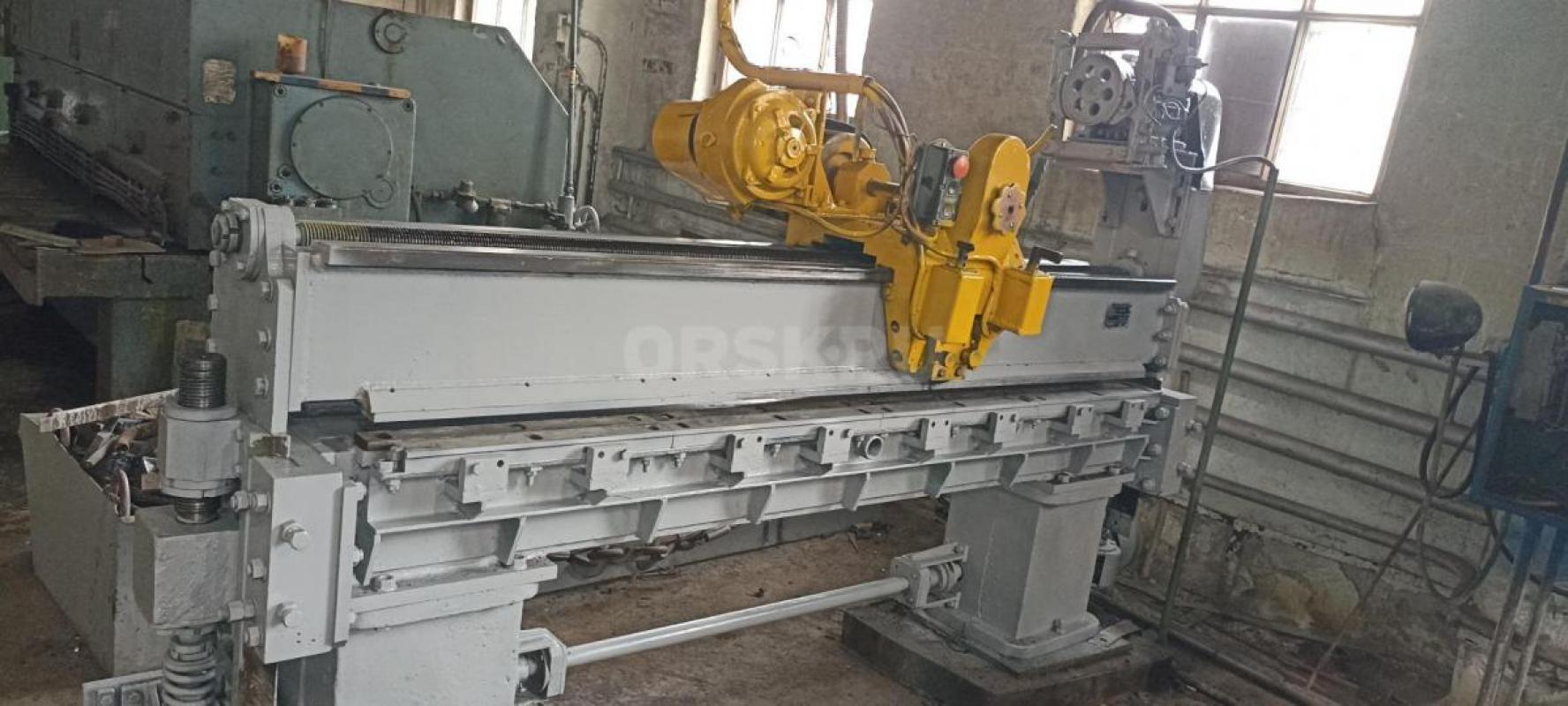 Продам станок  Б/У  для вырубки прямоугольных отверстий  в металле толщиной до 3мм   производства СС - Новоорск