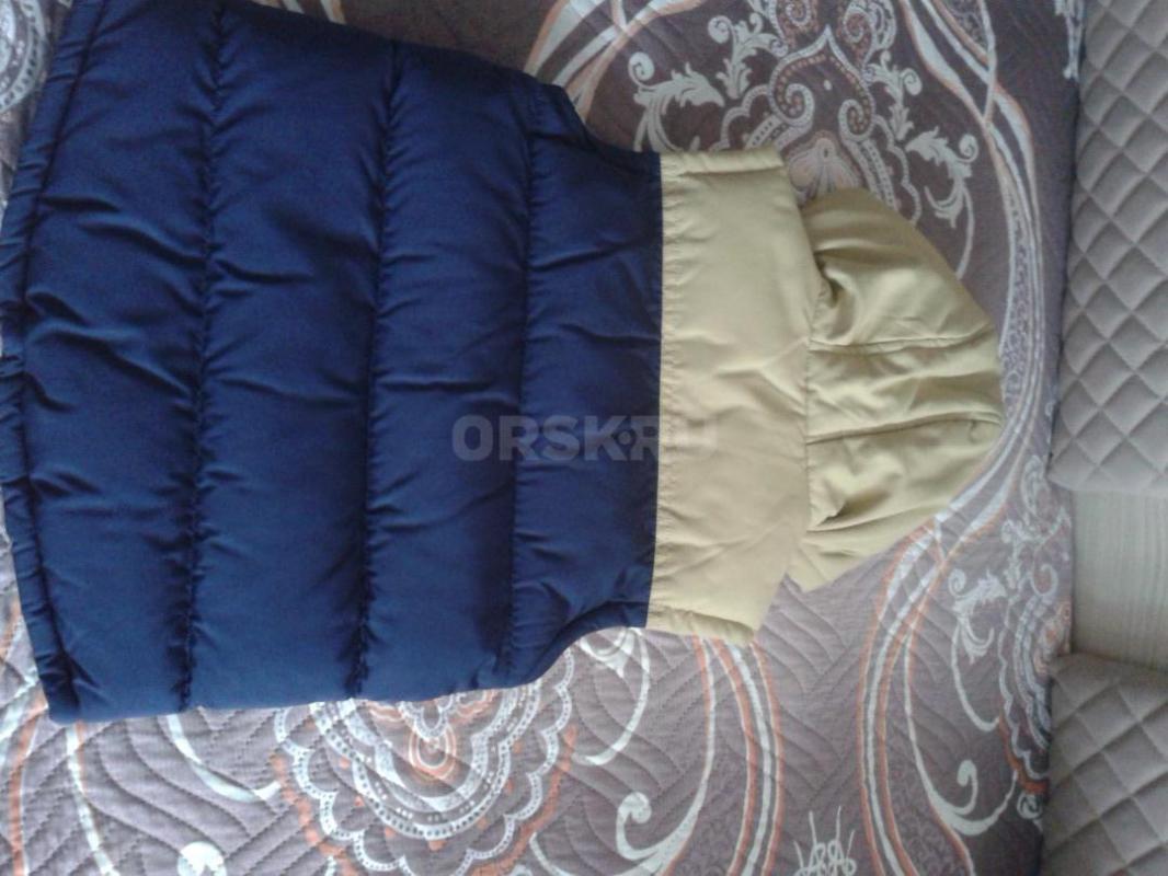 Продам вещи на мальчика в идеальном состоянии:жилет утепленный размер 116-122 600р, куртка верх плот - Орск