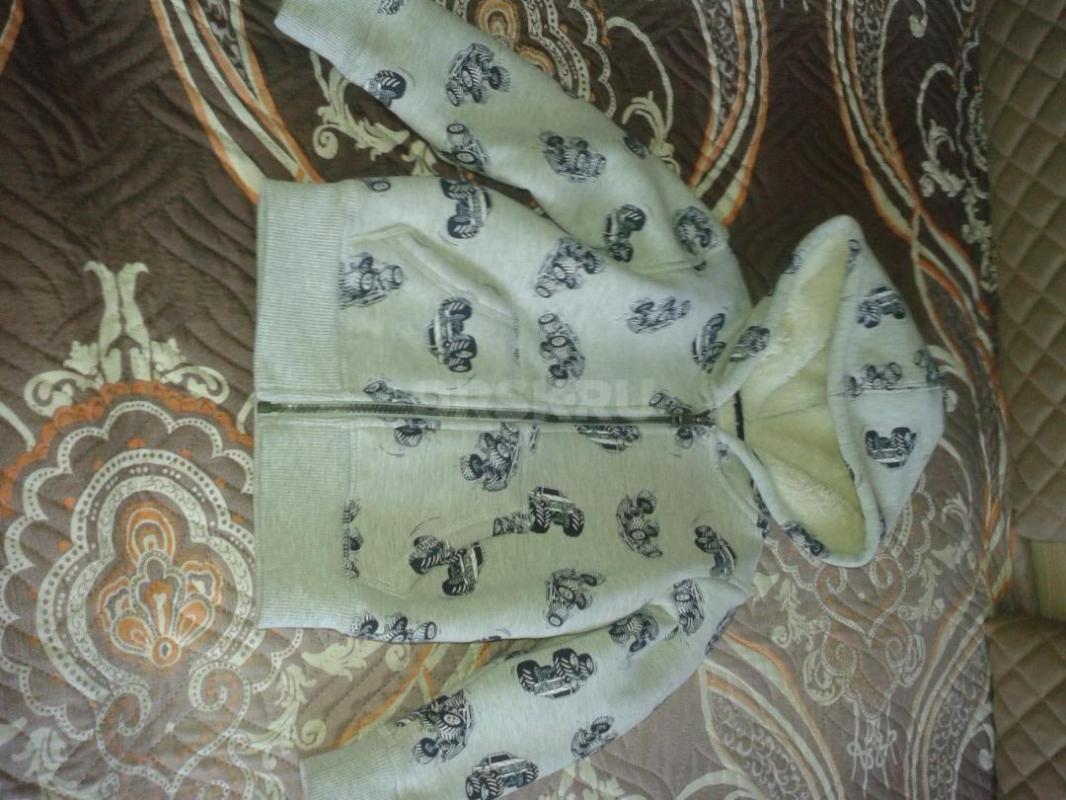 Продам вещи на мальчика в идеальном состоянии:жилет утепленный размер 116-122 600р, куртка верх плот - Орск