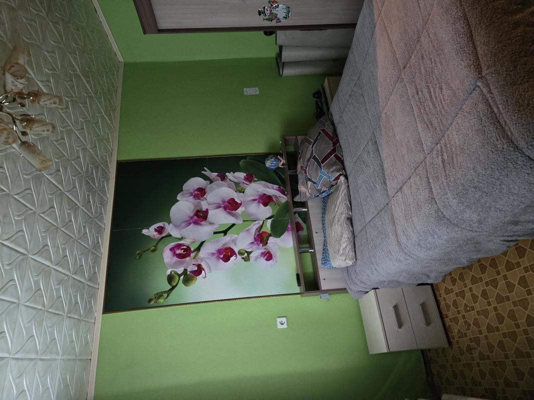 Продаётся однокомнатная квартира площадью 33.1 квадратных метров в общежитии МЖК на пятом этаже девя - Гай