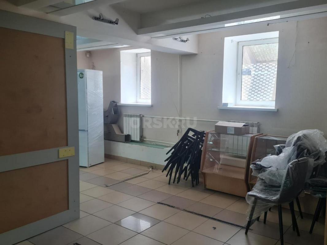 Сдам в центре города площадь 
в действующем магазине. - Орск