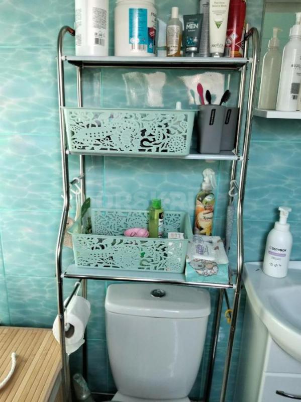 Продам стеллаж для унитаза в норм. состоянии, корзину для белья 40 л. - Орск