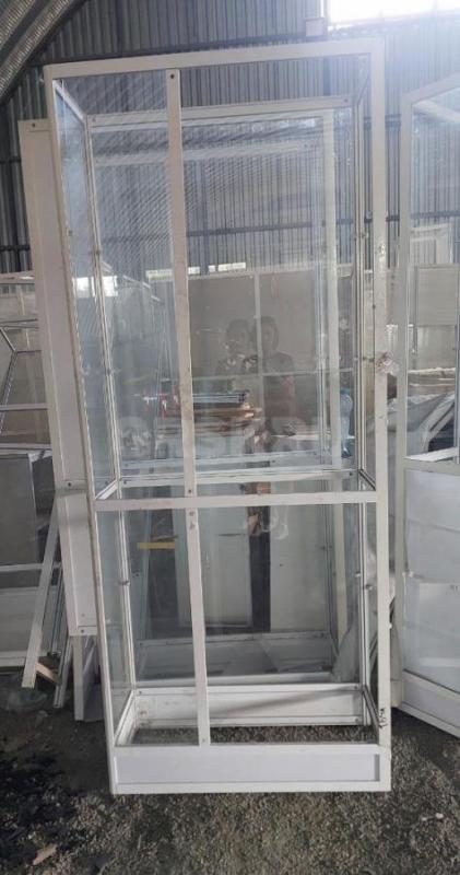 Продам витрины из стекла и алюминия высота 2-2,2м. - Орск