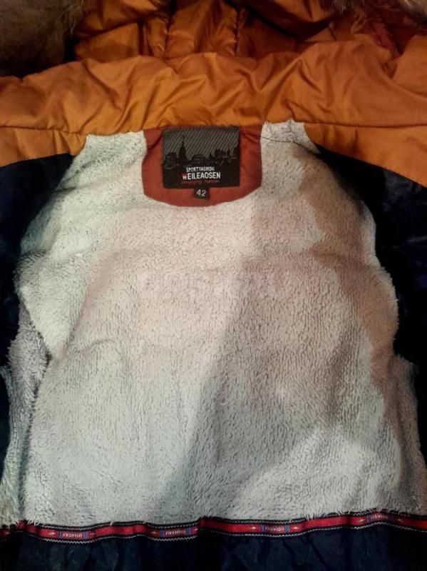 Продам зимние куртки, коричневыя 3500, мех натуральный, белая, 2500 куртки одетые прям пару раз. - Орск