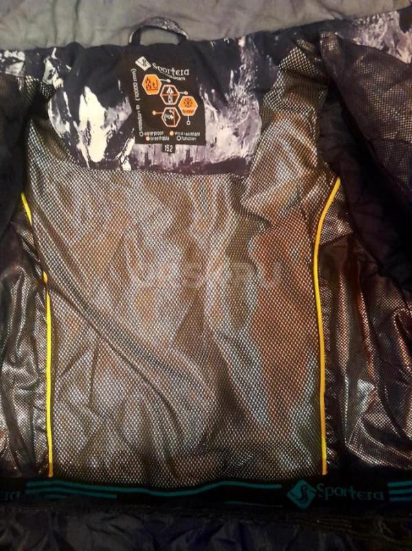 Продам зимние куртки, коричневыя 3500, мех натуральный, белая, 2500 куртки одетые прям пару раз. - Орск