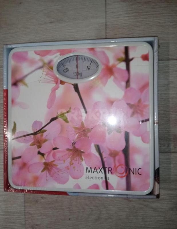 Машинка для стрижки волос, весы напольные, новые, часы настенные, новые, удлинители 1,5м в упаковке, - Орск