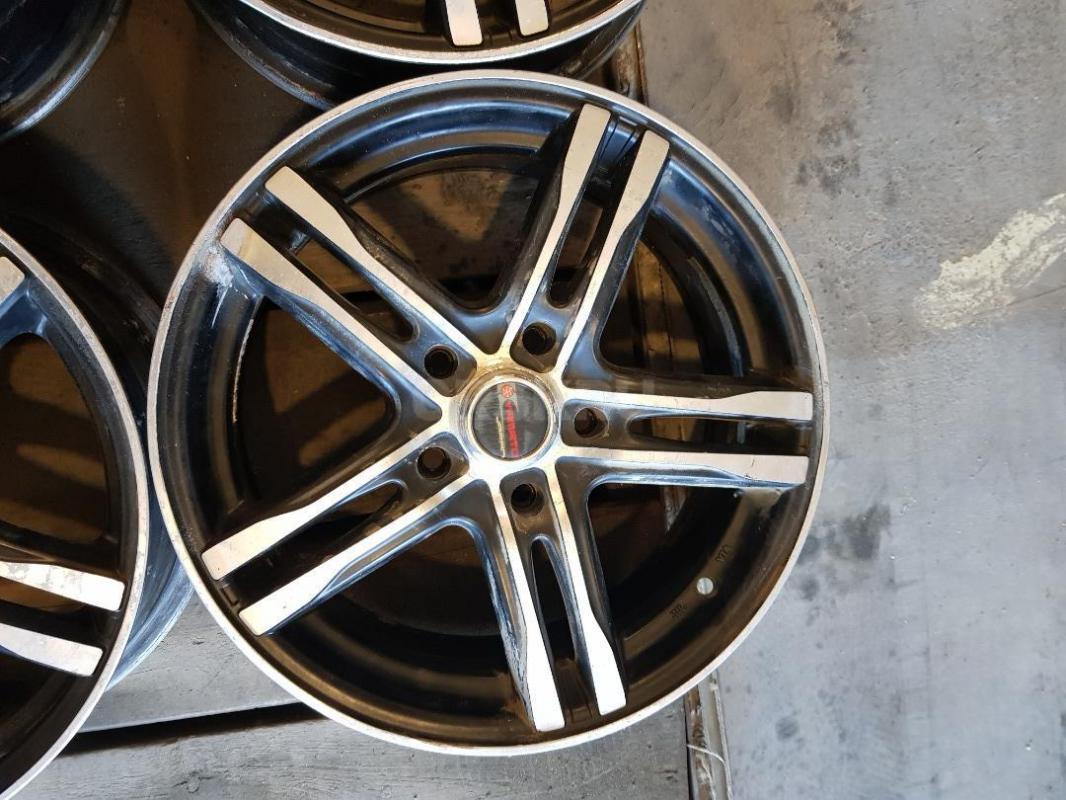 Продам комплект литых дисков Yamato R16, сверловка 5/114.3, вылет 46, цо 67,1. - Орск