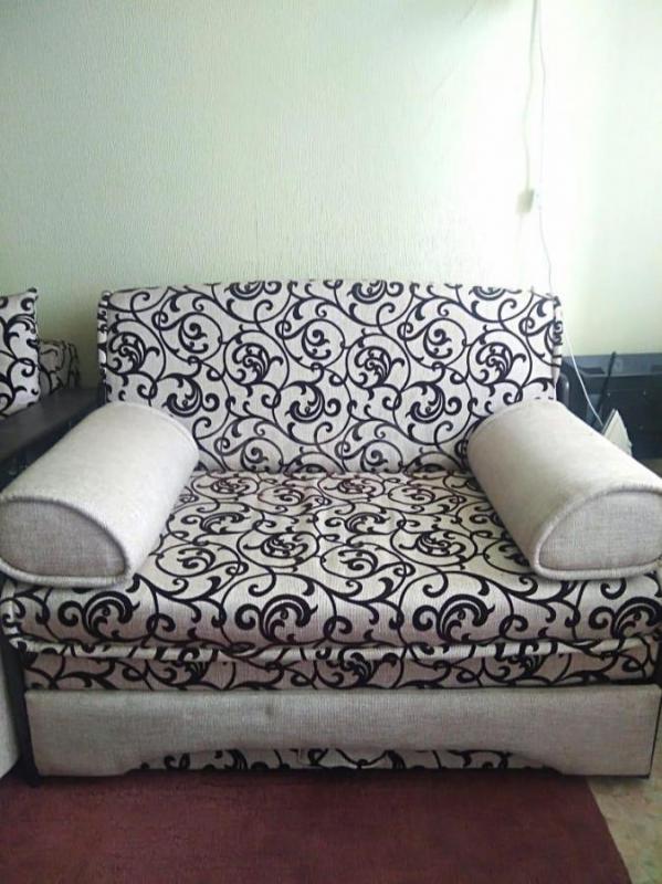 Срочно продам диван в отличном состоянии 142*200,ящик для хранения - Новотроицк