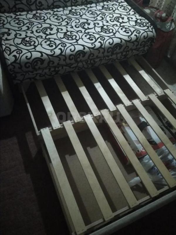 Срочно продам диван в отличном состоянии 142*200,ящик для хранения - Новотроицк