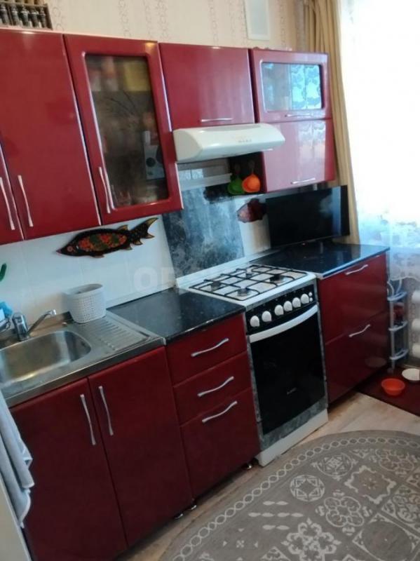 Продам кухонный гарнитур в хорошем состоянии вытяжка в комплекте без газ плиты ,длина 2,15 звоните т - Орск