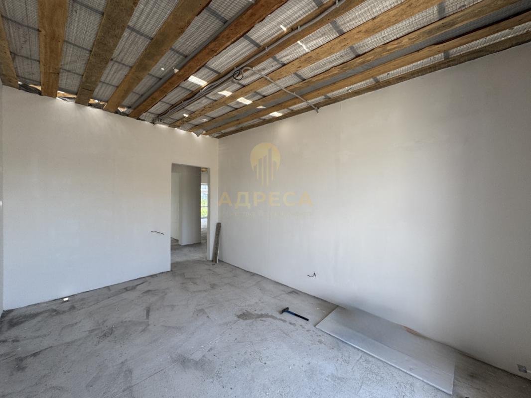 Предлaгaeм к продаже новый дoм с гаражом в мкр. - Оренбург