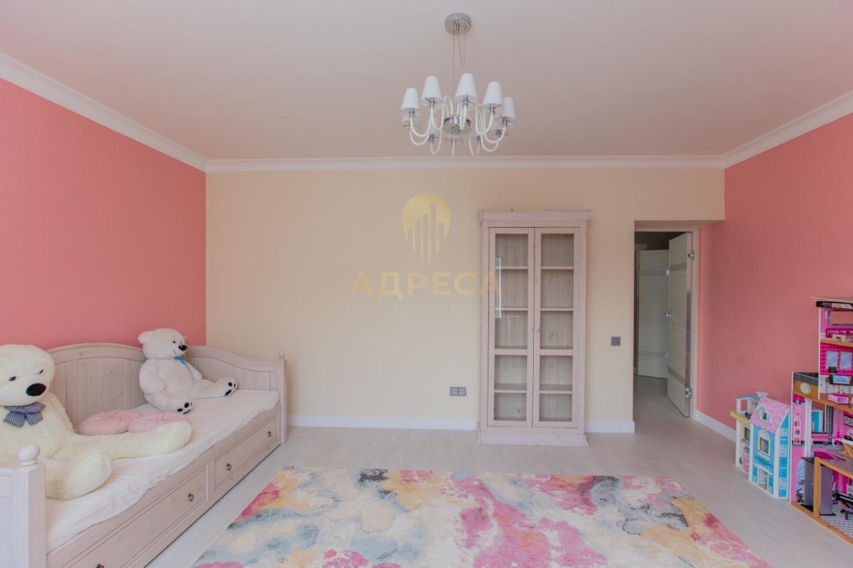 Продаётся просторный таунхаус в современном жилом комплексе &laquo;Крона&raquo;Предлагаем ст - Оренбург