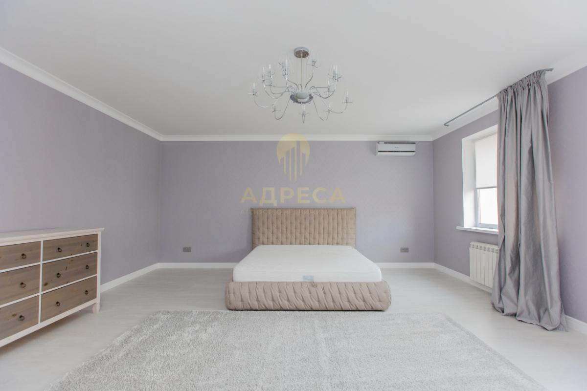 Продаётся просторный таунхаус в современном жилом комплексе &laquo;Крона&raquo;Предлагаем ст - Оренбург