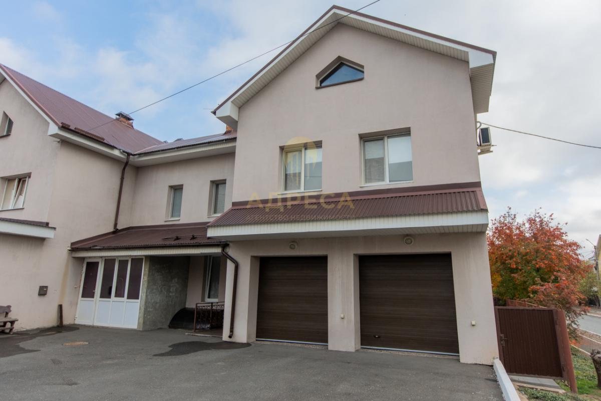 Продаётся просторный таунхаус в современном жилом комплексе &laquo;Крона&raquo;Предлагаем ст - Оренбург