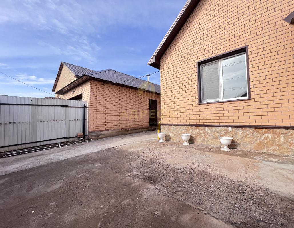 Продаётся просторный и надёжный дом для большой семьи, со всей необходимой инфраструктурой для комфо - Ленина