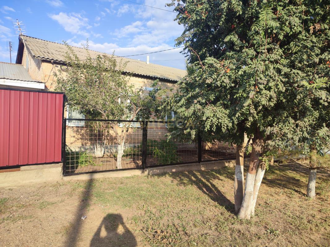 Продаётся трёхкомнатная квартира 77 квадратовв двухквартирном доме. - Сакмара