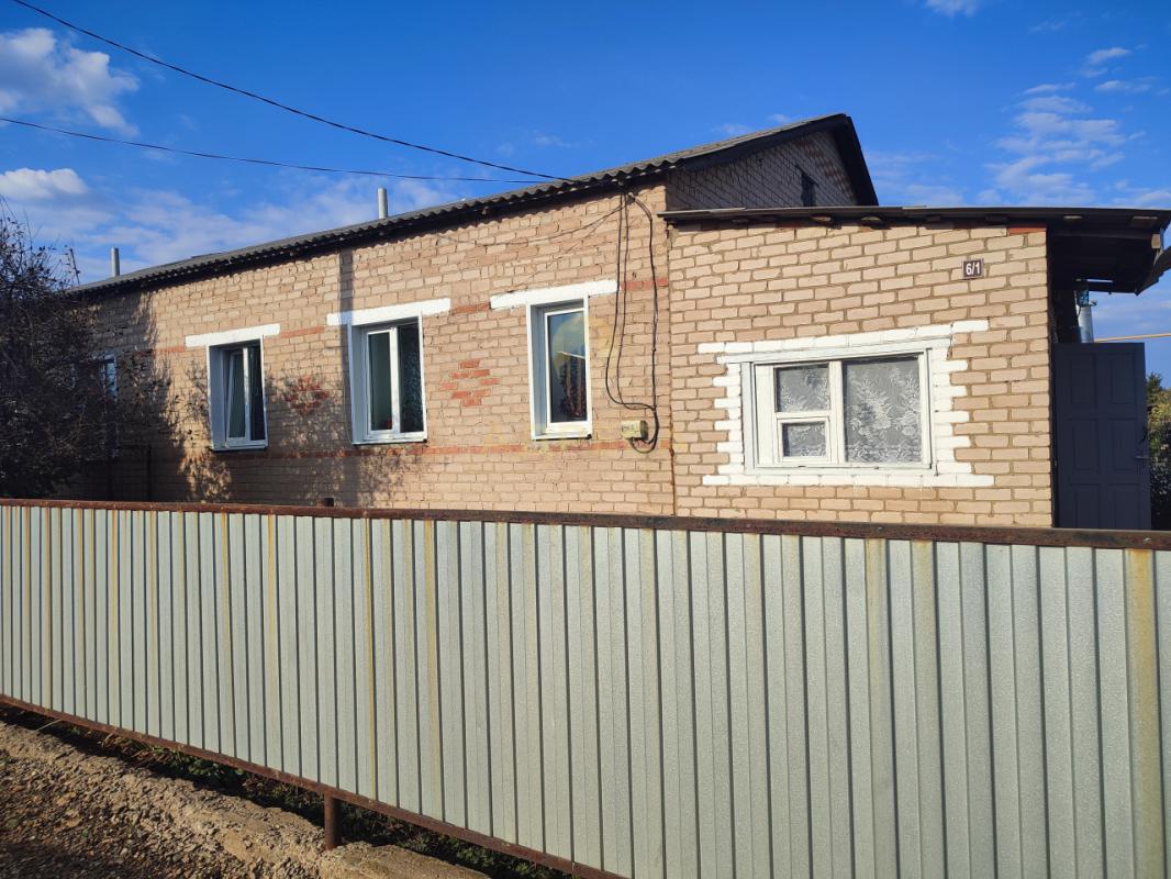 Продаётся трёхкомнатная квартира 77 квадратовв двухквартирном доме. - Сакмара