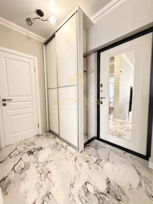 Продается квартира, полностью с ремонтом, расположенная на 12-м этаже 17 этажного дома. - Оренбург