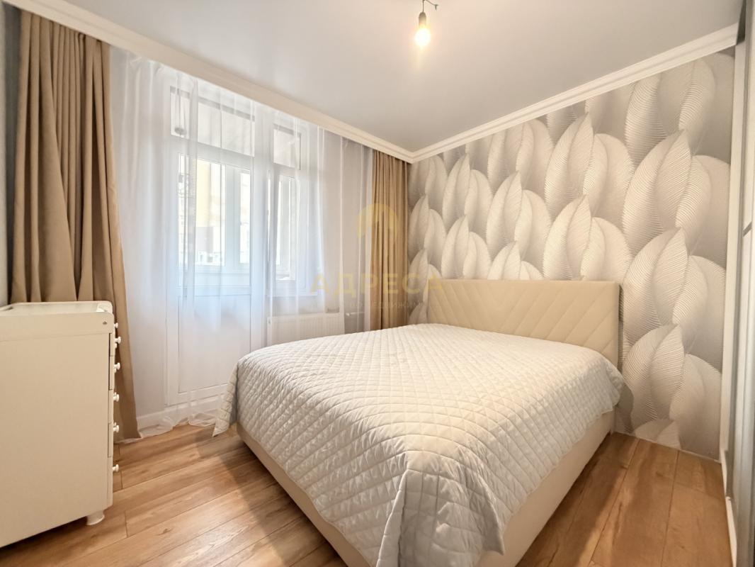 Продается квартира, полностью с ремонтом, расположенная на 12-м этаже 17 этажного дома. - Оренбург