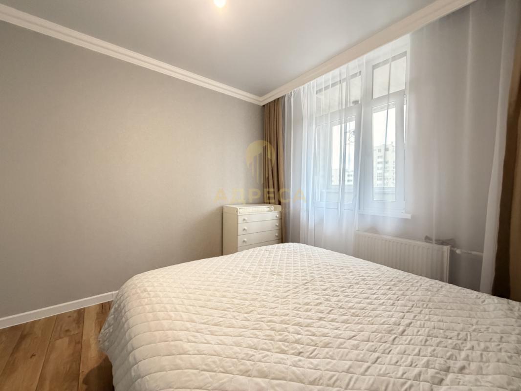 Продается квартира, полностью с ремонтом, расположенная на 12-м этаже 17 этажного дома. - Оренбург