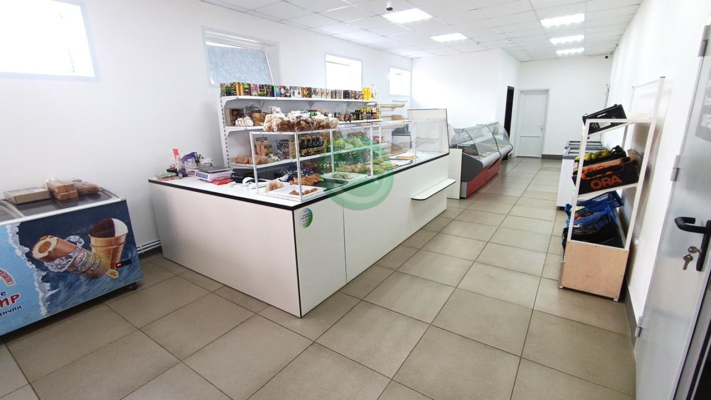 Продам магазин-пекарню в Адамовке на  улице Советская д.97. - Адамовка