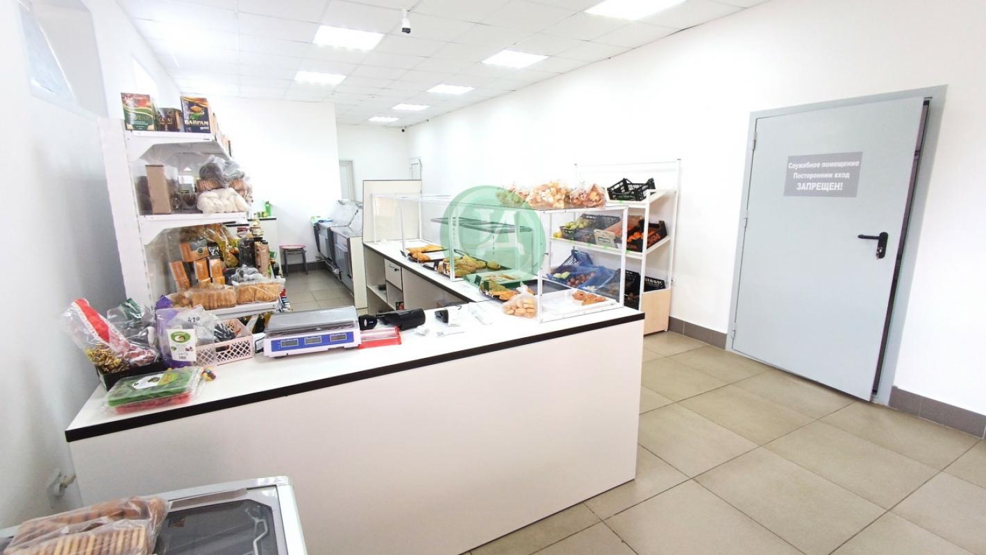 Продам магазин-пекарню в Адамовке на  улице Советская д.97. - Адамовка