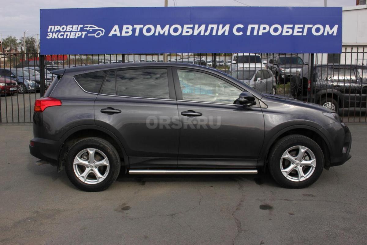 В продаже Toyota RAV4 &amp;#039;2013 IV (XA40), продажа от собственника.
√Бензин, 2 л, 146 л.с. - Орск
