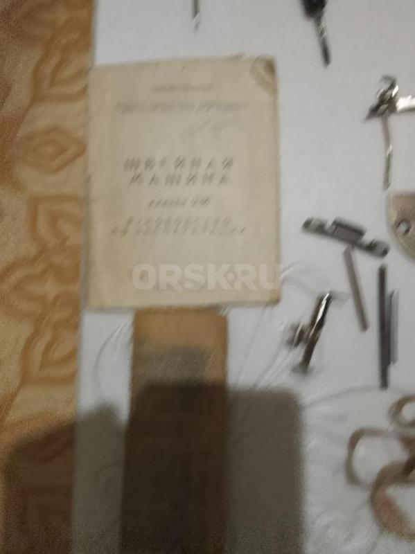 Продам футляр и запчасти к швейной машинке. - Орск