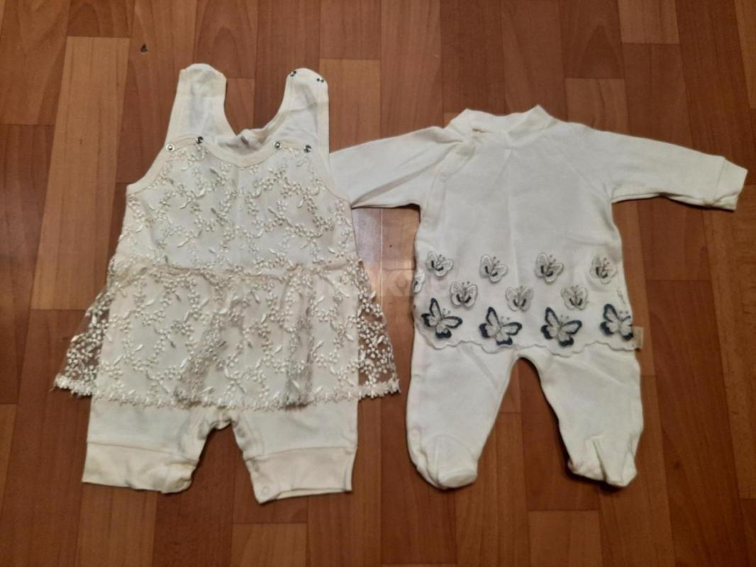 для девочки с рождения: 1-3)комбинезон 0-2г=600р; 2)зимний комбинезон (подклад не отстегивается)=450 - Орск