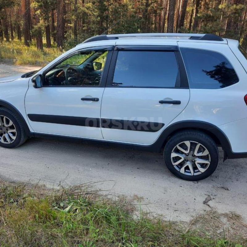 продам гранту КРОСС в новом  состоянии авто в дтп не участвовал   пробег реальный    в наличии конди - Орск